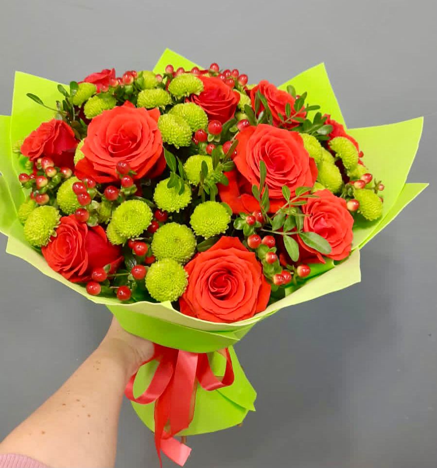 Букет цветов из: Хризантемы и Розы в Емецк