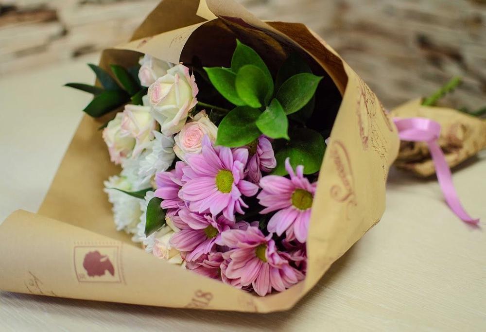 Букет цветов из: Розы и Хризантемы в Емецк