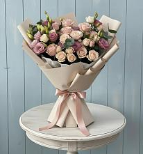 Букет цветов из:  Розы и Лизиантусы в Емецк