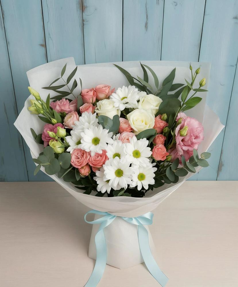 Букет цветов из: Розы, Лизиантусы и Хризантемы в Емецк