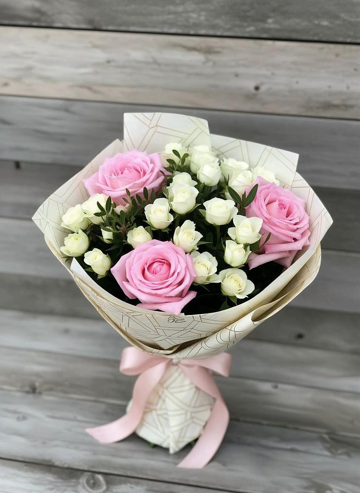 Букет цветов из: Розы в Емецк