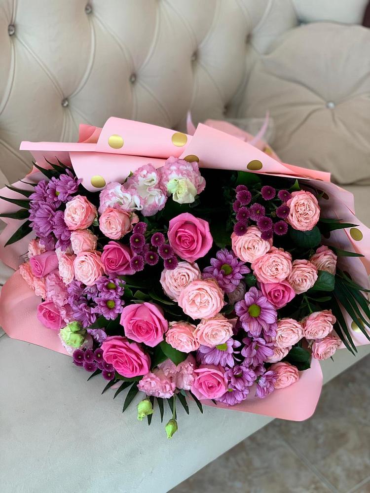 Букет цветов из: Хризантемы, Розы и Лизиантусы в Емецк