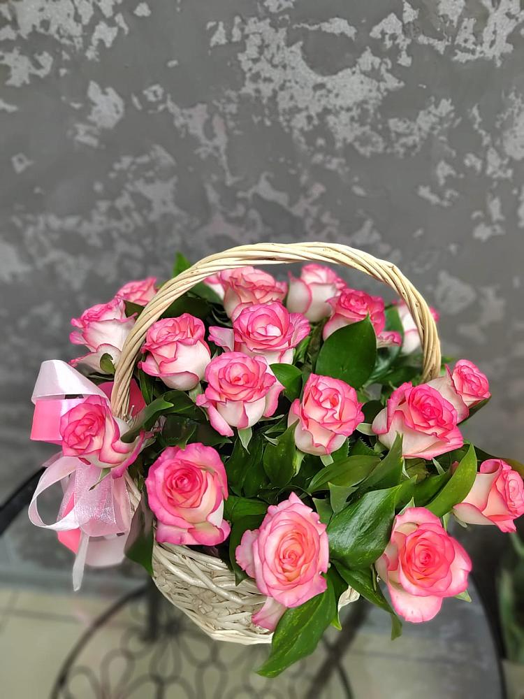 Цветочная композиция из Розы в корзине в Емецк