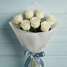 Букет 7 Белых роз Эдлесс Лав в Емецк