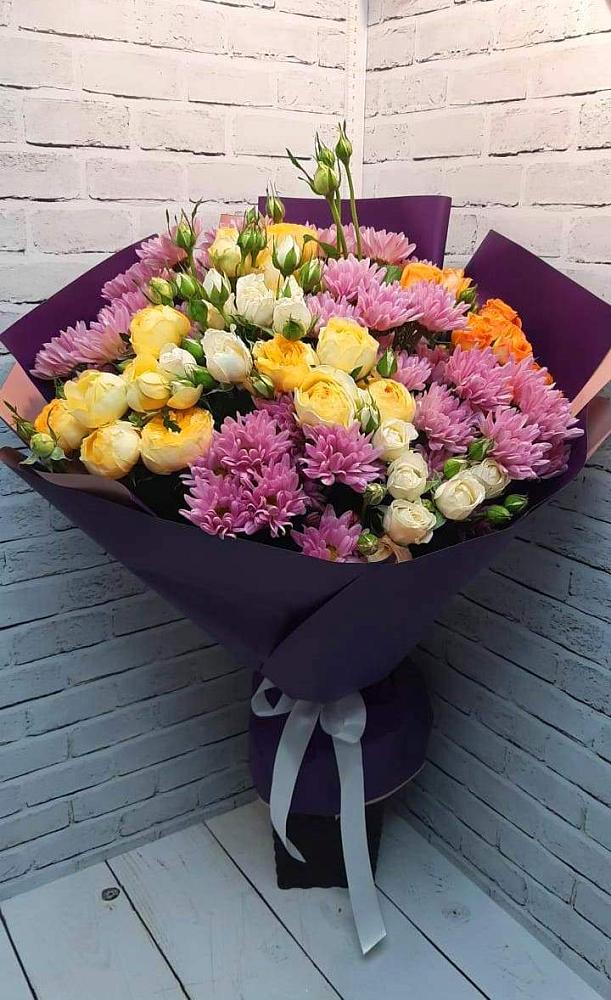 Букет цветов из: Хризантемы и Розы в Емецк