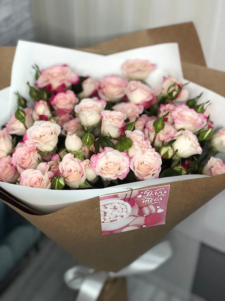 Букет цветов из: Розы в Емецк