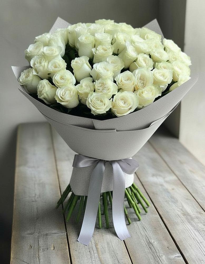Букет 35 Белых роз в Емецк