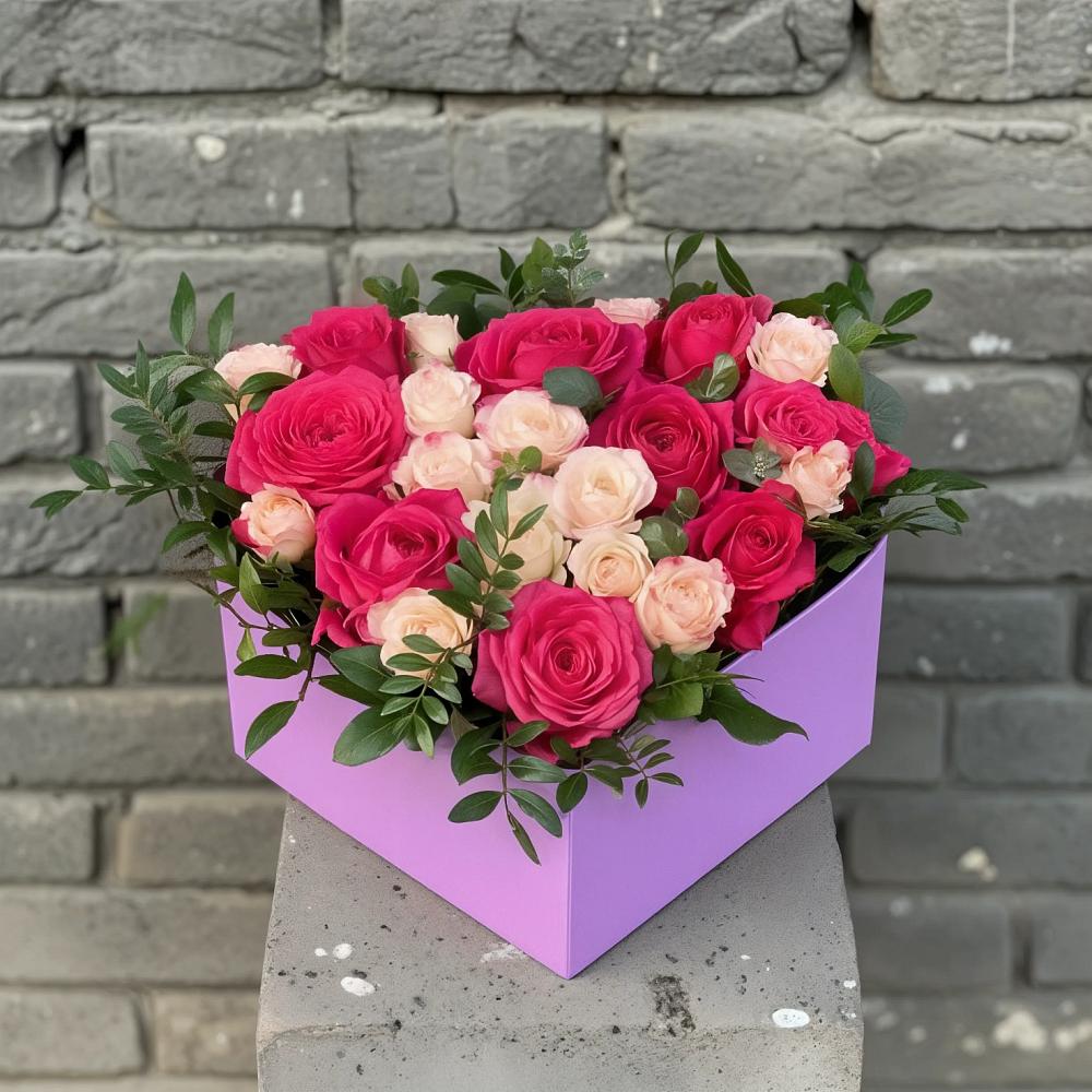 Цветочная композиция из Розы в коробке в Емецк