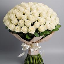 Букет 101 беля роза Белоснежка в Емецк