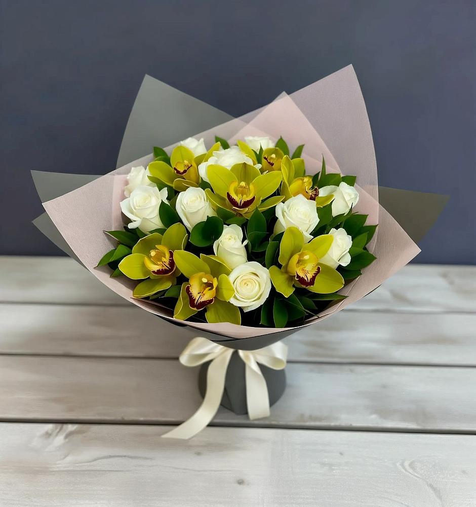 Букет цветов из: Орхидеи и Розы в Емецк