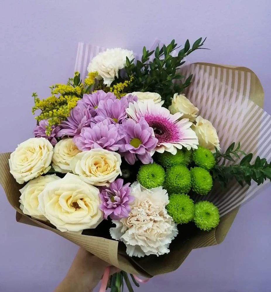 Букет цветов из: Хризантемы, Розы, Гвоздики и Герберы в Емецк