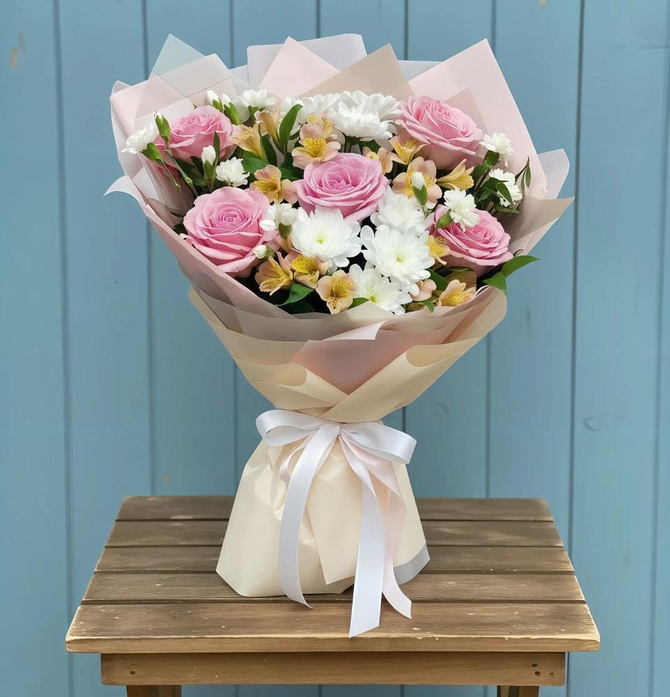 Букет цветов из: Гвоздики, Орхидеи и Розы в Емецк