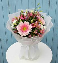 Букет цветов из:  Герберы, Альстромерии и Лизиантусы в Емецк