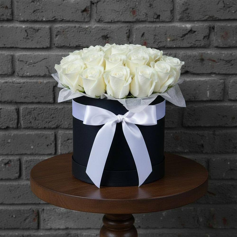 Цветочная композиция из Розы в шляпной коробке в Емецк