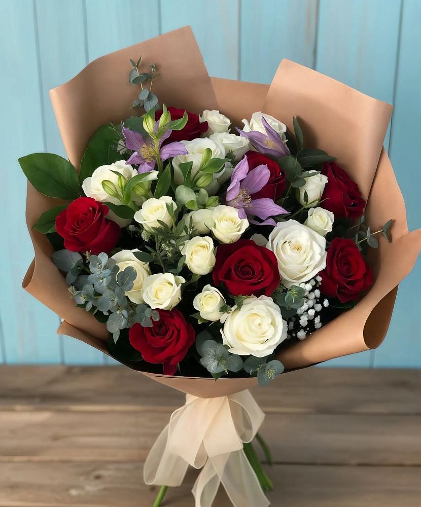 Букет цветов из: Розы и Альстромерии в Емецк