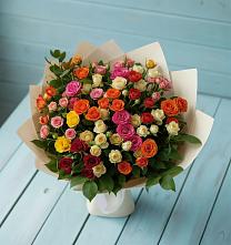 Букет Микс из разноцветных кустовых роз в Емецк