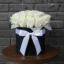 Цветочная композиция из Розы в шляпной коробке в Емецк