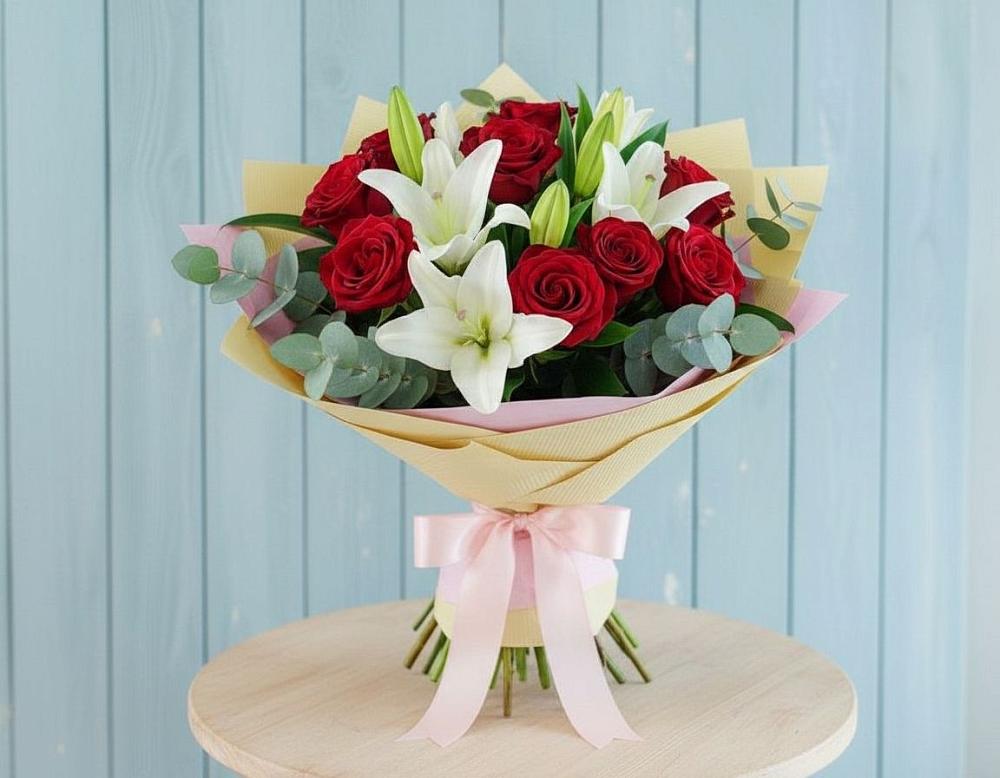 Букет цветов из: Лилии и Розы в Емецк